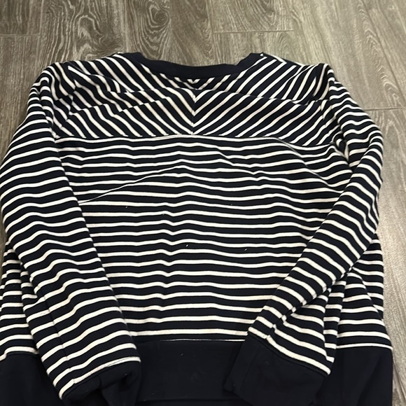 EUC A New Day Women’s Striped V-Neck All-Season Sweater - Navy/Cream Large - Picture 5 of 5